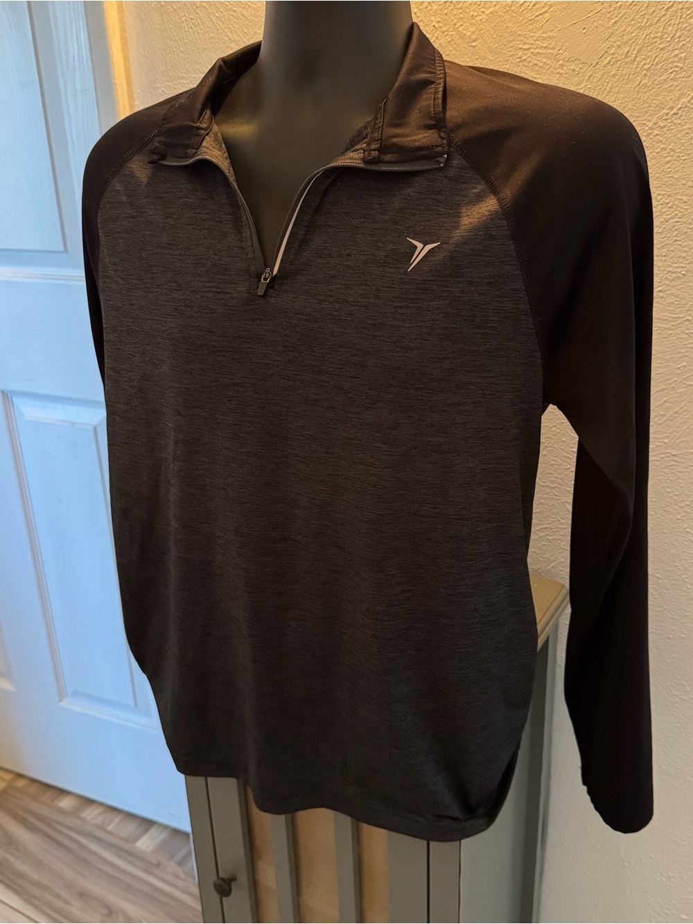 Old Navy Active Men's Heather Charcoal Pullover